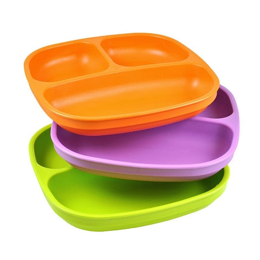 7 plastic kids lunch/dinner trays Good condition overall